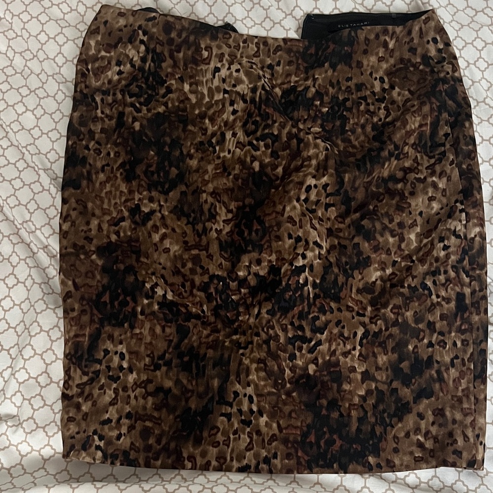 Elie Tahari  Silk Brown and Black Leopard Print Pencil Skirt